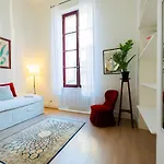 Casa vacanze Cosy Traditional Old Stone Townhouse In Bastide Carcassonne