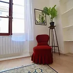 Casa vacanze Cosy Traditional Old Stone Townhouse In Bastide Carcassonne