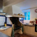 Cosy Traditional Old Stone Townhouse In Bastide Carcassonne