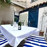 Cosy Traditional Old Stone Townhouse In Bastide Carcassonne