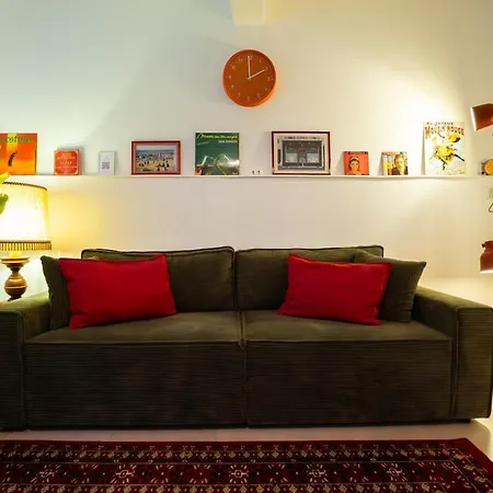 Cosy Traditional Old Stone Townhouse In Bastide Carcassonne