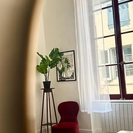 Cosy Traditional Old Stone Townhouse In Bastide Holiday home