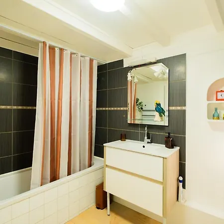 Cosy Traditional Old Stone Townhouse In Bastide *
