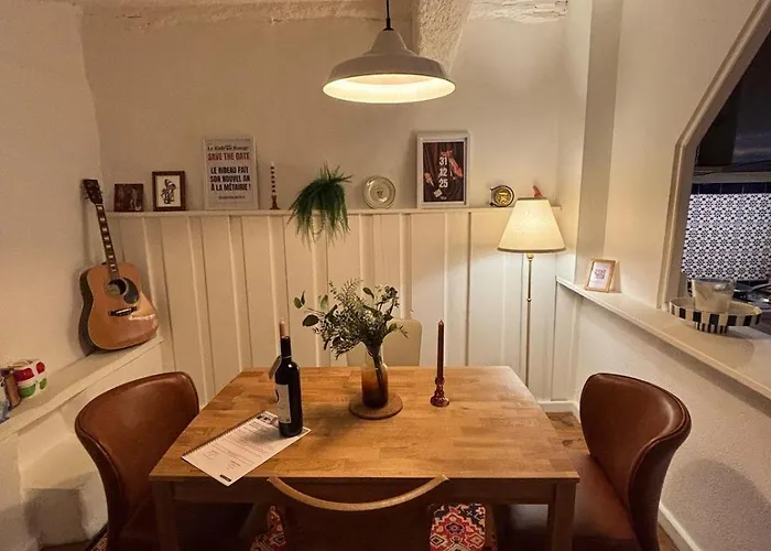 Cosy Traditional Old Stone Townhouse In Bastide Holiday home Carcassonne