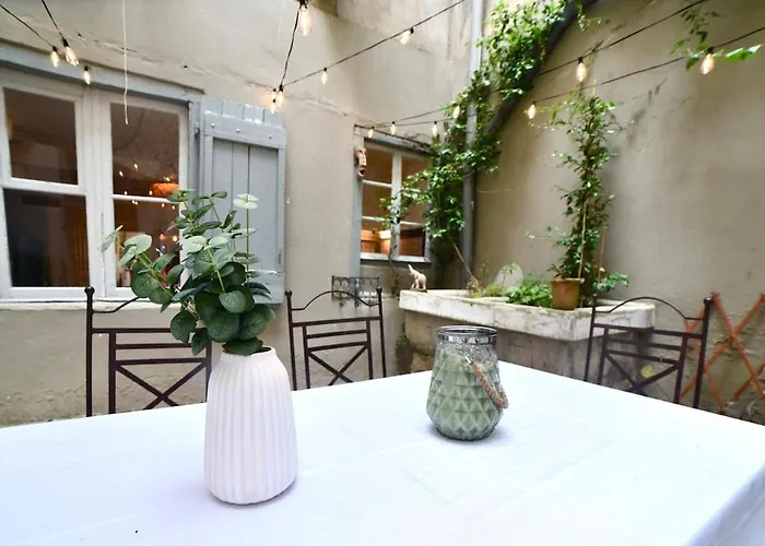 Cosy Traditional Old Stone Townhouse In Bastide Holiday home *