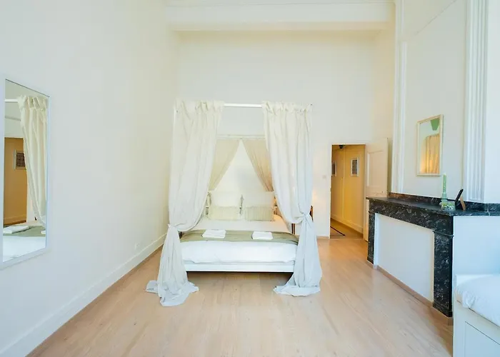 Cosy Traditional Old Stone Townhouse In Bastide Holiday home