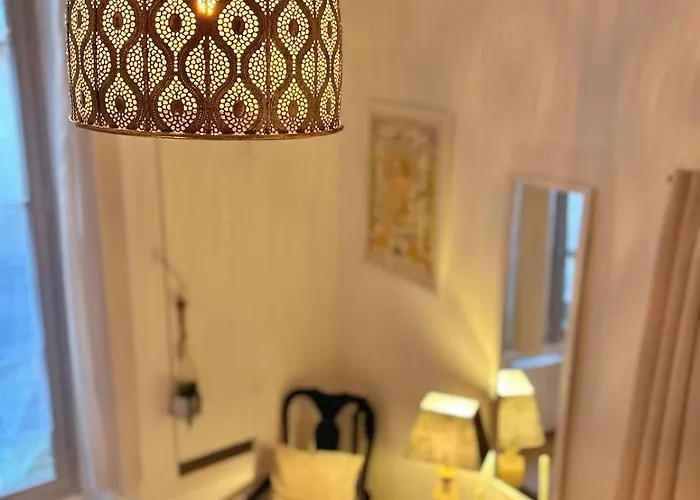 Cosy Traditional Old Stone Townhouse In Bastide Holiday home *