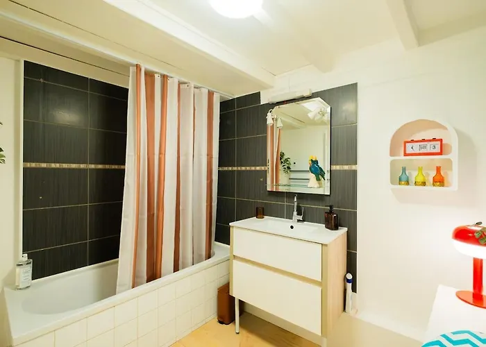 Cosy Traditional Old Stone Townhouse In Bastide *
