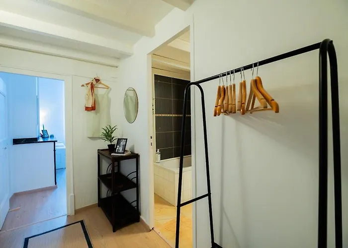 Cosy Traditional Old Stone Townhouse In Bastide